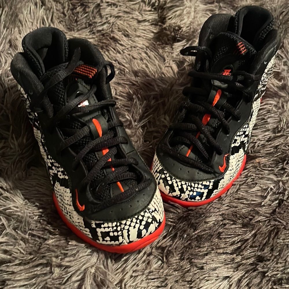 Nike Famous